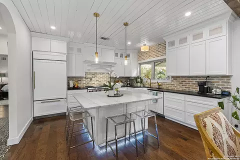 22050 Hanging Oak, San Antonio, TX 78266