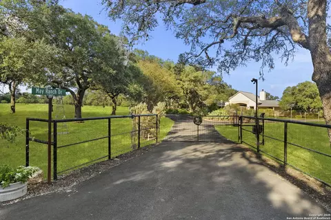 22050 Hanging Oak, San Antonio, TX 78266