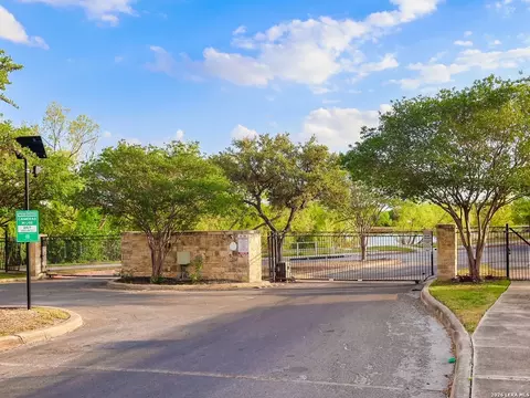 1338 Big Lk, San Antonio, TX 78245