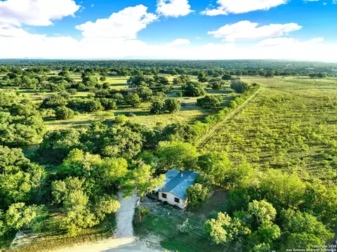 245 Bandera, Bandera, TX 78003