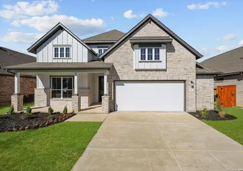 123 Heidi Hl, Castroville, TX 78009