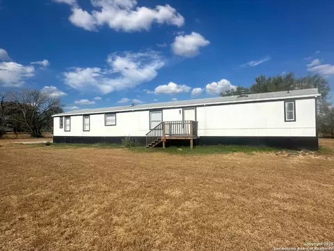 175 Cr 481, Pandora, TX 78143