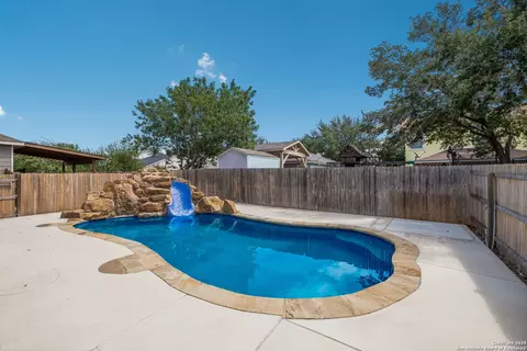 8938 Victoria Lk, San Antonio, TX 78224