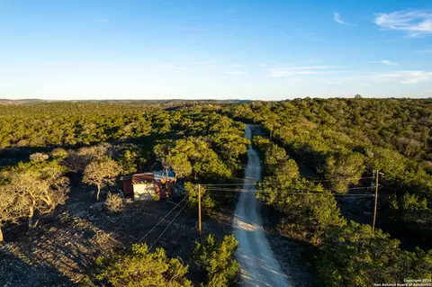 474 Zapata Rdg, Medina, TX 78055
