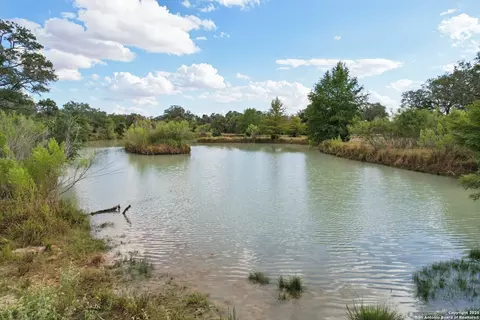 3001 Curry, Seguin, TX 78155