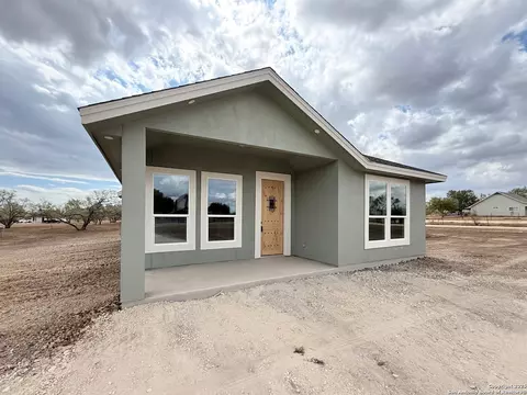 1416 Corgey Rd, Pleasanton, TX 78064