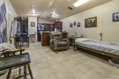 386 W Fm 468, Cotulla, TX 78014 photo 17