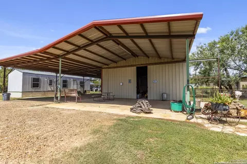 386 W Fm 468, Cotulla, TX 78014 photo 14