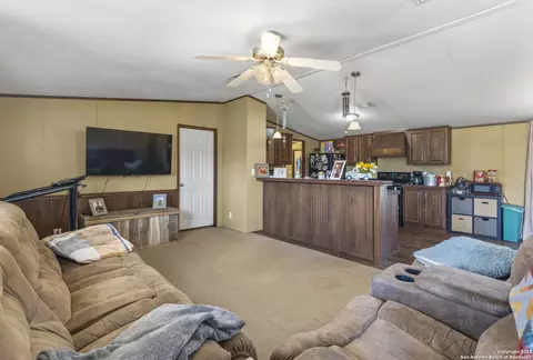 386 W Fm 468, Cotulla, TX 78014 photo 6
