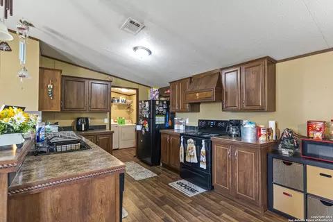 386 W Fm 468, Cotulla, TX 78014 photo 7