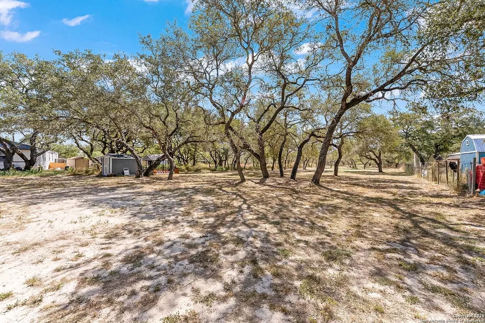 Exterior - 105 Brite Ln, Poteet, TX 78065 photo 4 of 6
