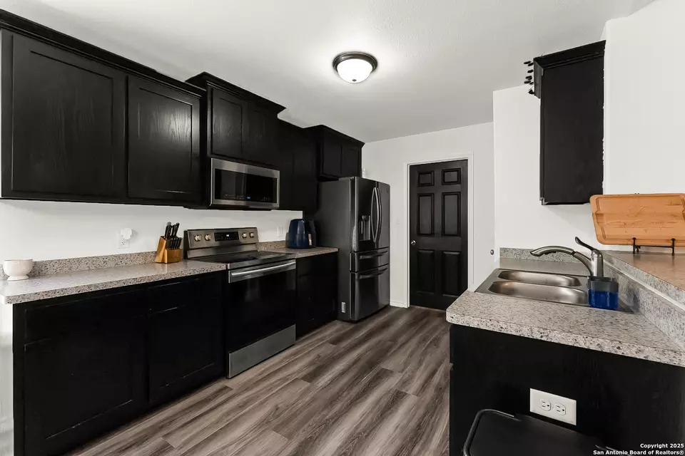 Kitchen - 105 Brite Ln, Poteet, TX 78065 photo 1 of 1