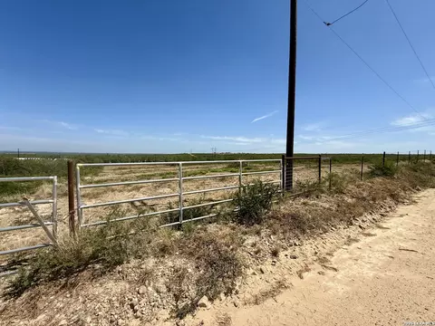 3272 County Road 1515, Moore, TX 78057