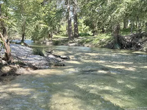 2502 S Us Hwy 83, Leakey, TX 78873