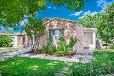9245 Village Brown, San Antonio, TX 78250