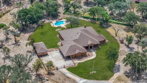 584 Arbor Vw, Adkins, TX 78101