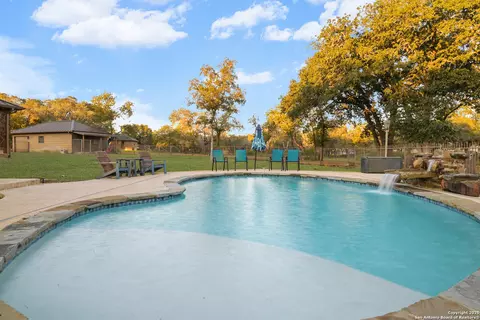 584 Arbor Vw, Adkins, TX 78101