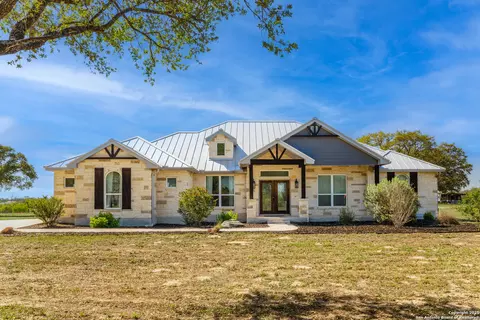 724 Thomas Rd, Poteet, TX 78065