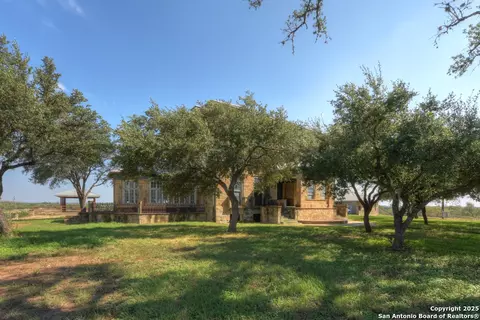 6887 Von Ormy, Von Ormy, TX 78073 photo 4