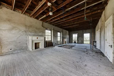 6887 Von Ormy, Von Ormy, TX 78073 photo 26