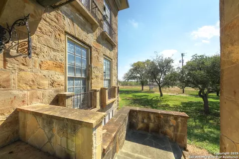 6887 Von Ormy, Von Ormy, TX 78073 photo 12