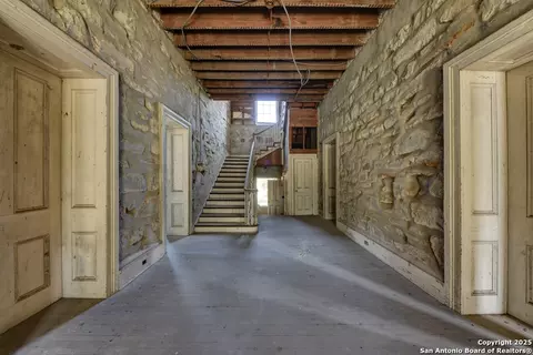 6887 Von Ormy, Von Ormy, TX 78073 photo 14