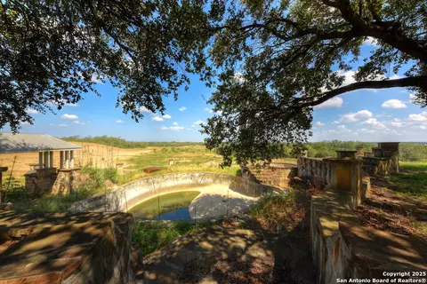 6887 Von Ormy, Von Ormy, TX 78073 photo 32