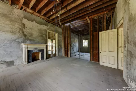 6887 Von Ormy, Von Ormy, TX 78073 photo 16
