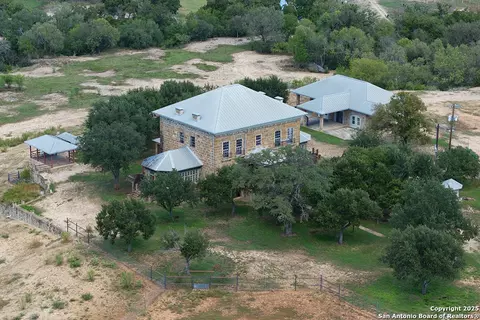 6887 Von Ormy, Von Ormy, TX 78073 photo 45