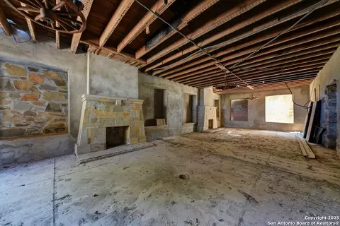 6887 Von Ormy, Von Ormy, TX 78073 photo 28