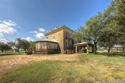 6887 Von Ormy, Von Ormy, TX 78073 photo 7