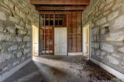 6887 Von Ormy, Von Ormy, TX 78073 photo 23