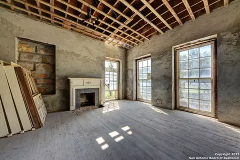 6887 Von Ormy, Von Ormy, TX 78073 photo 19