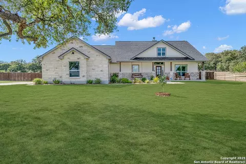 113 N Tranquility, La Vernia, TX 78121