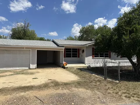 168 S 6th, Asherton, TX 78827
