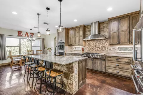 710 Stoney Rdg, Bulverde, TX 78163