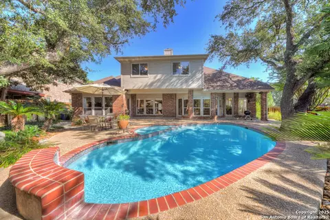 2204 Blackoak Bnd, San Antonio, TX 78248