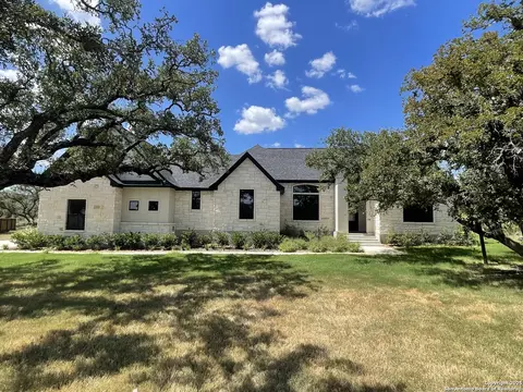 399 Bauer Ln, Castroville, TX 78009