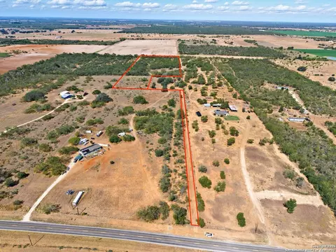 1200 Fm 1333, Poteet, TX 78065