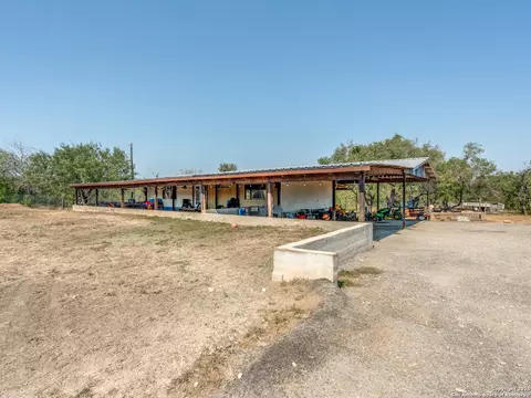 470 Country Acres, Seguin, TX 78155