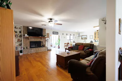 Living - 1219 County Road 761, Devine, TX 78016 photo 2 of 3