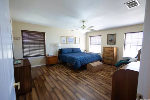 Bedroom - 1219 County Road 761, Devine, TX 78016 photo 4 of 9