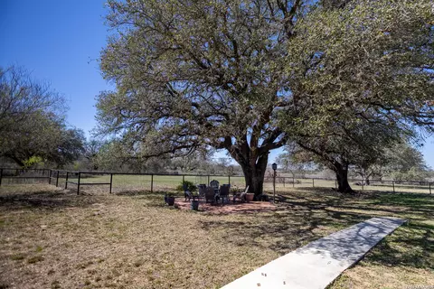 Exterior - 1219 County Road 761, Devine, TX 78016 photo 8 of 11