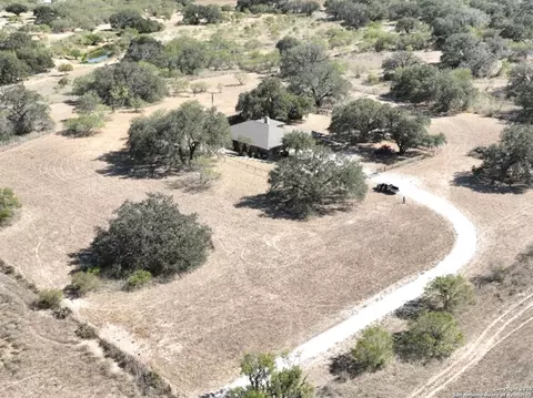 View/Area - 1219 County Road 761, Devine, TX 78016 photo 2 of 2