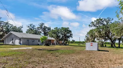 180 Freeman Cir, George West, TX 78022