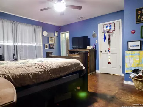 Bedroom - 462 County Road 763, Devine, TX 78016 photo 2 of 5
