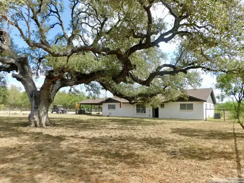 Exterior - 462 County Road 763, Devine, TX 78016 photo 8 of 8
