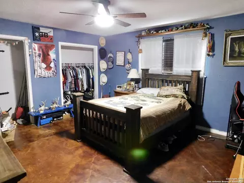 Bedroom - 462 County Road 763, Devine, TX 78016 photo 3 of 5