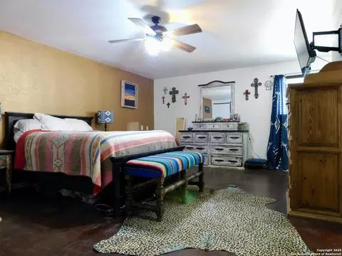 Bedroom - 462 County Road 763, Devine, TX 78016 photo 4 of 5