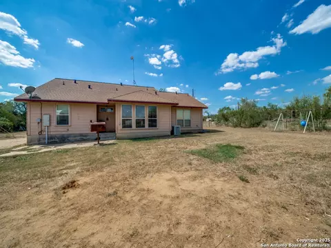 Exterior - 4979 Fm 1343, Devine, TX 78016 photo 7 of 8